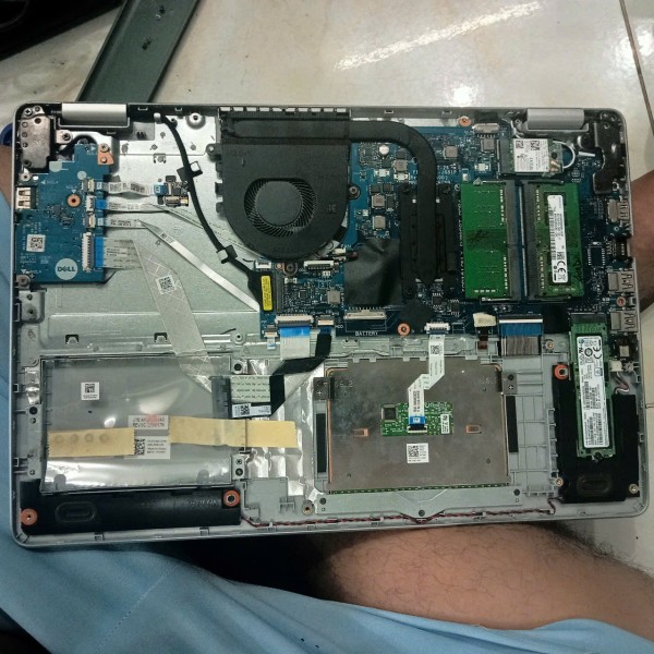 Thay màn hình laptop Dell Latitude E5400/E6400/E7400