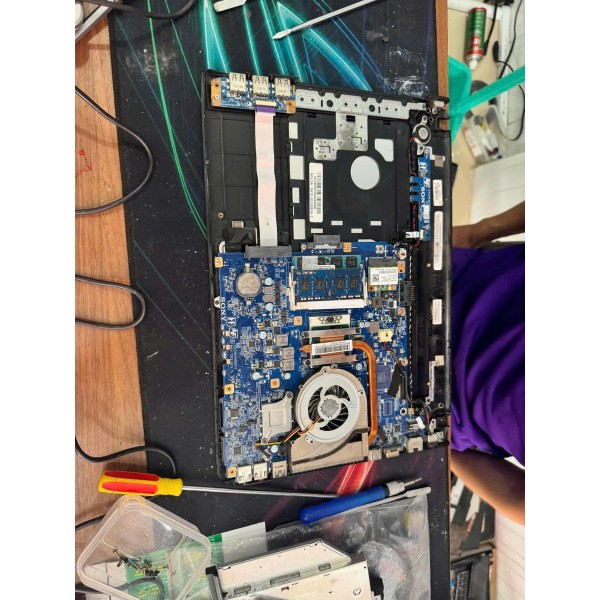 Dịch vụ thay màn hình laptop Quận Bình Thạnh